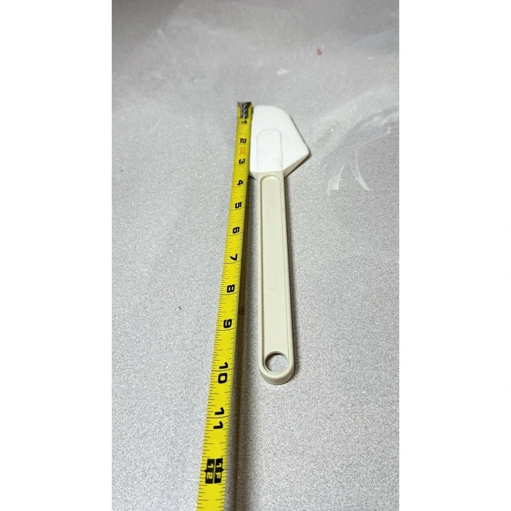 Tupperware Serrated Spreader‎ Spatula 10